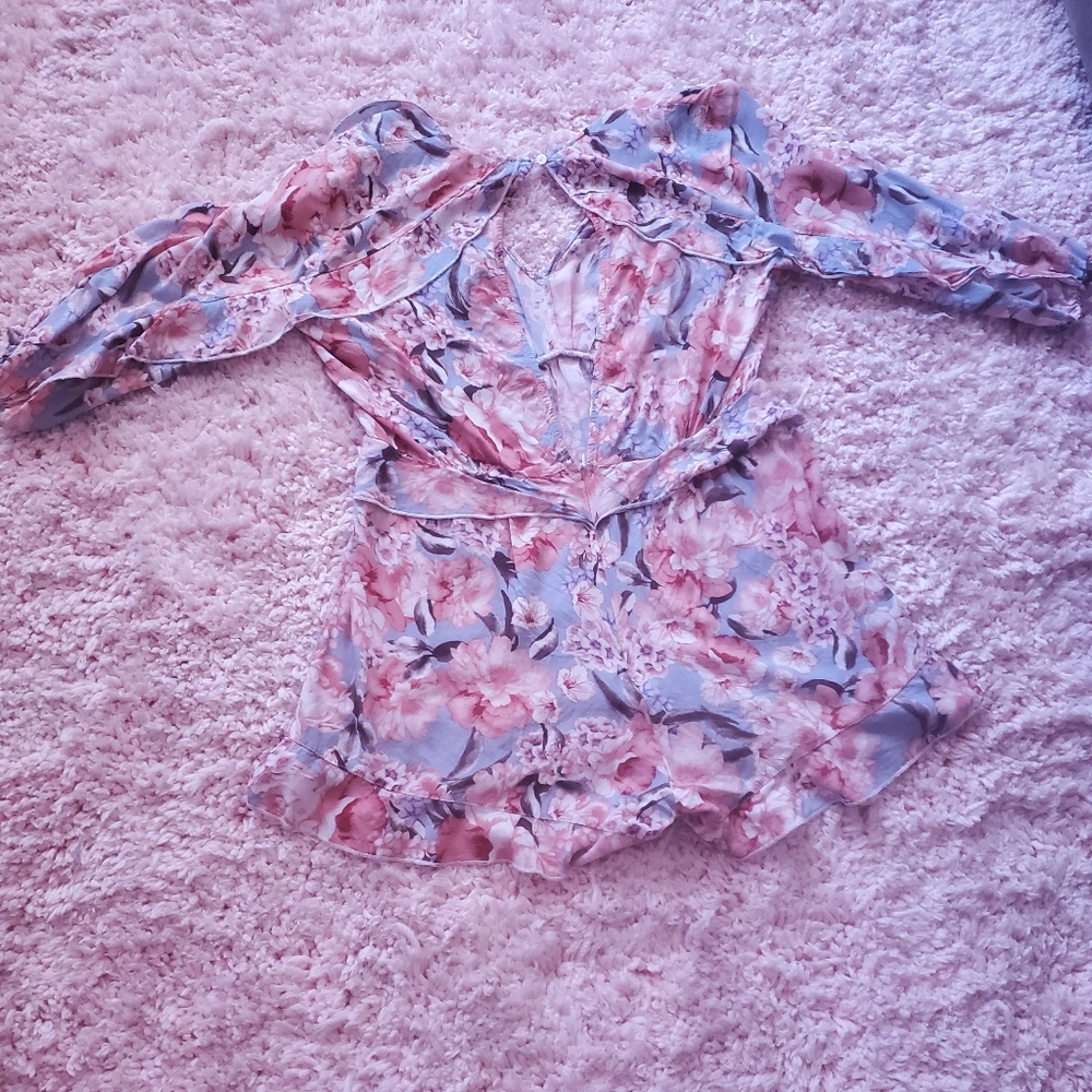 Spring Time Romper - Picture 2 of 3